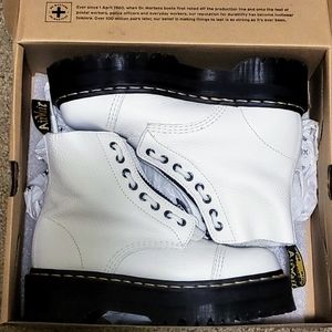Dr Martens Sinclair Milled Napa White, Size 8